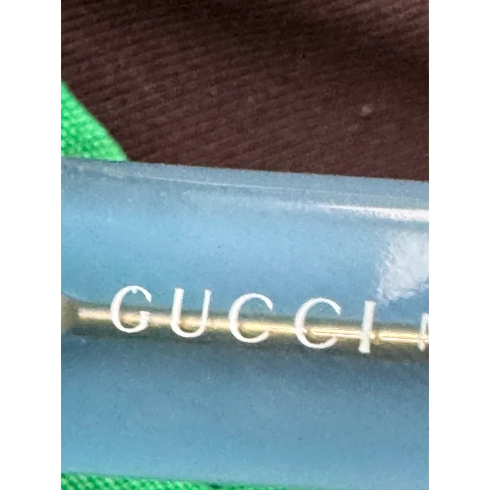 Gucci step into